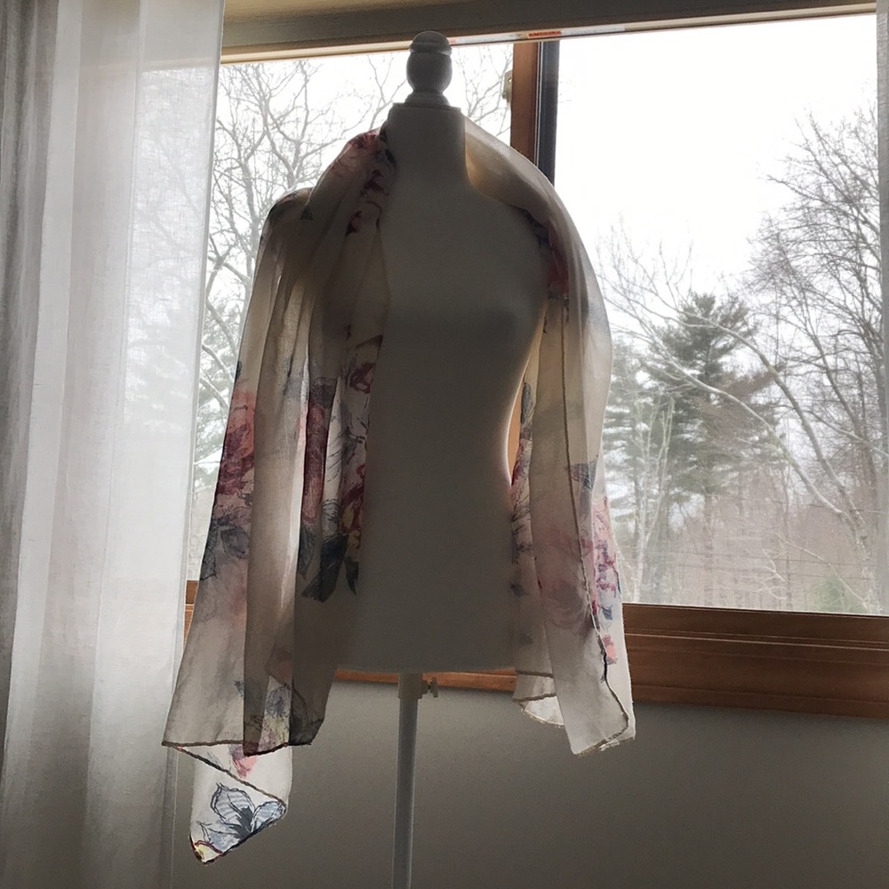 Scarf - Picture 7 of 7